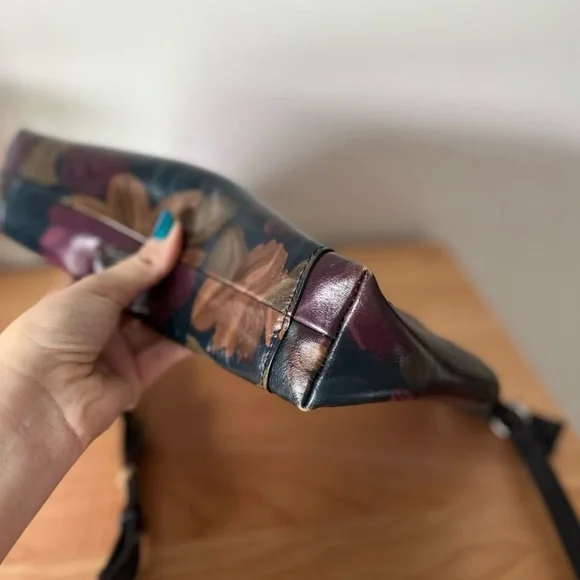 Patricia Nash Floral Crossbody Bag - Picture 6 of 17